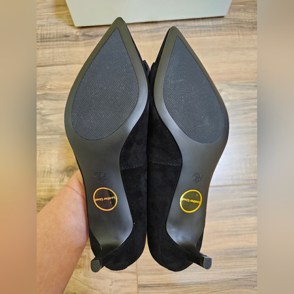 Lauren Ralph Lauren Adrienne Bow-Trim Suede Pump - Picture 7 of 13